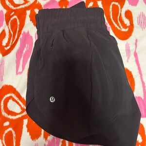 Lululemon HR track that 3 inch shorts